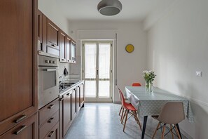 Fridge, oven, stovetop, highchair