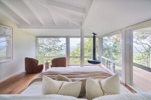 Panoramic Suite - Karma Suites (Montville)