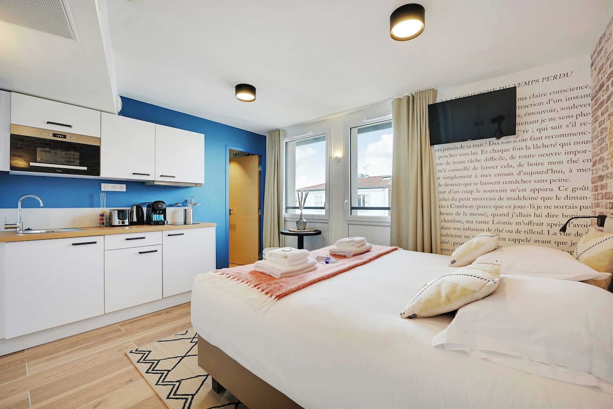 Studio – comfort, byutsikt | Sengetøy av topp kvalitet, Tempur-Pedic-senger og blendingsgardiner