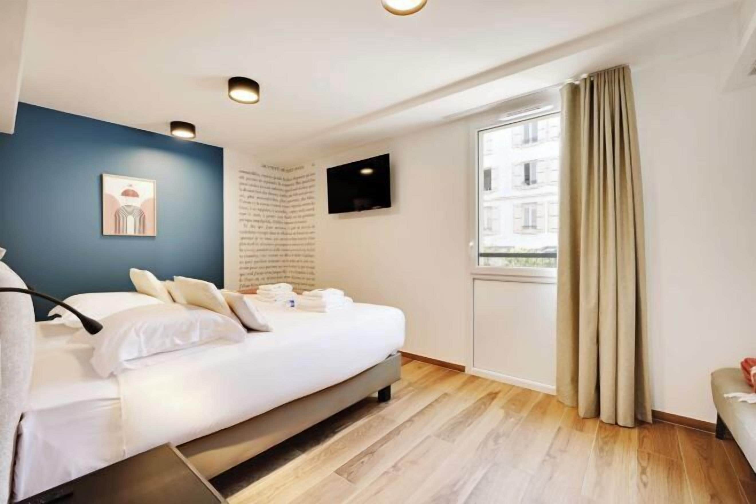 Hochwertige Bettwaren, Tempur-Pedic-Betten, Verdunkelungsvorhänge