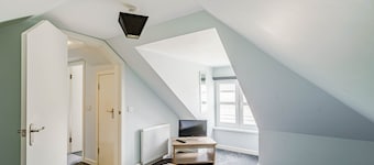 Auchenlarie Courtyard No 3 - a cottage that sleeps 6 guests in 4 bedrooms