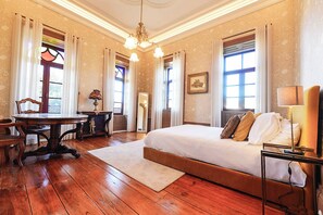 6 bedrooms, WiFi, bed sheets - Villa Calista - Six Bedroom Villa, Sleeps 12 (Fão)