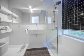 Shower, towels