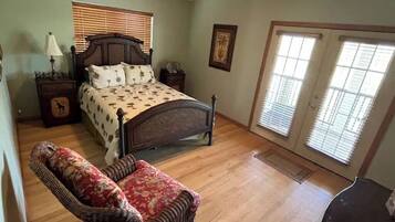 4 bedrooms, WiFi, bed sheets