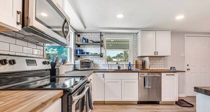 Centrally Located Merritt Island Cottage w/ Deck!