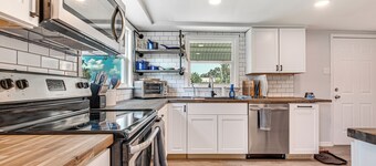 Centrally Located Merritt Island Cottage w/ Deck!