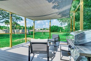 Terrace/patio - Centrally Located Merritt Island Cottage w/ Deck! (Merritt Island)
