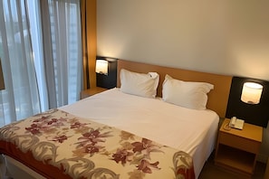 Room | 1 bedroom, in-room safe, iron/ironing board, free WiFi