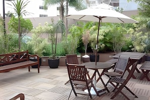 Room | Outdoor dining