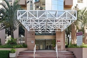 Room | Exterior detail