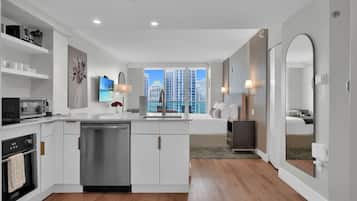 Comfort Apartment, 1 King Bed, Kitchenette, Bay View | 1 bedroom, free WiFi