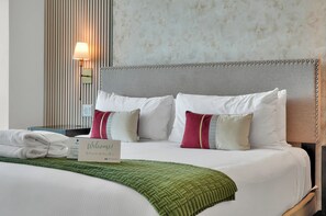 Comfort Apartment, 1 King Bed, Kitchenette, Bay View | 1 bedroom, free WiFi - The Harmony - Ocean & Relaxation (Miami)