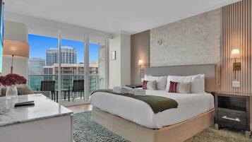 Căn hộ tiện nghi đơn giản, 1 giường cỡ king, bếp nhỏ, quang cảnh vịnh | 1 phòng ngủ, truy cập Internet không dây miễn phí