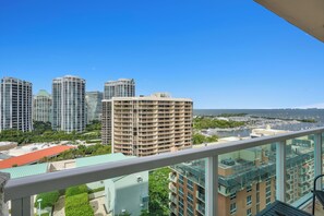 Comfort Apartment, 1 King Bed, Kitchenette, Bay View | Balcony view