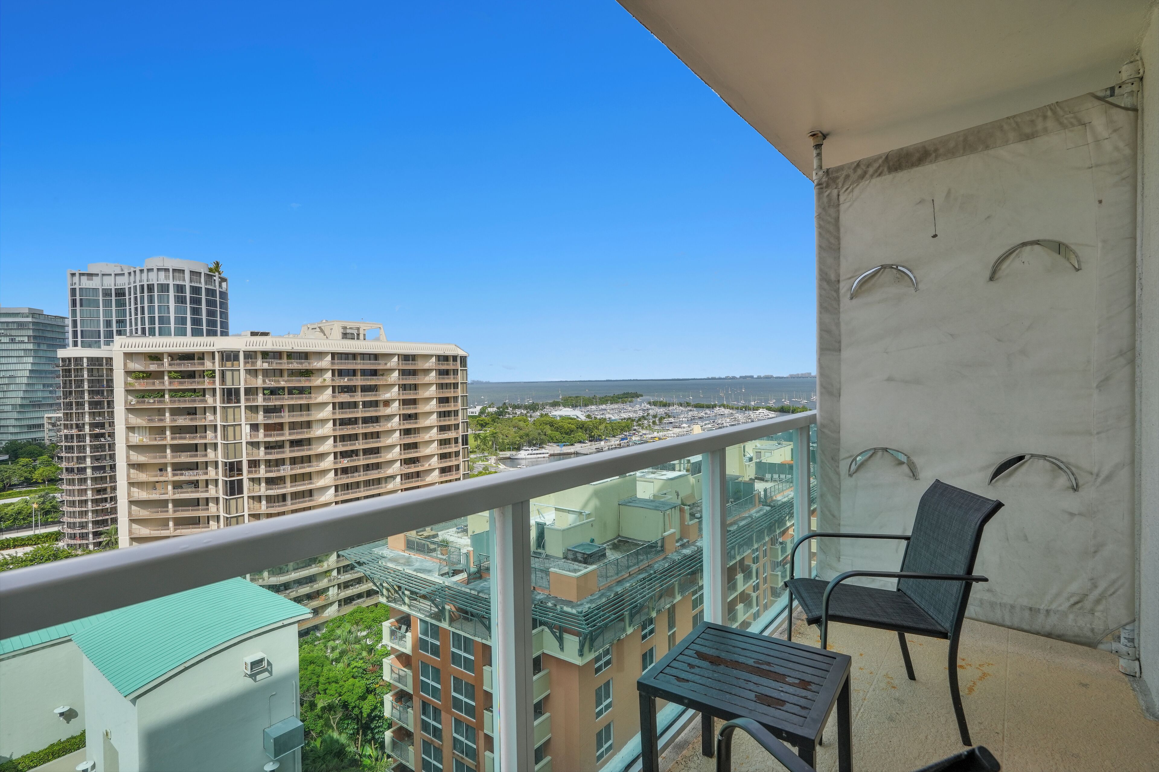 Comfort Apartment, 1 King Bed, Kitchenette, Bay View | Balcony