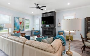 Smart TV, table football, offices - Private Pool and Spa - 4 Primary Bedrooms - 5 Bikes (Santa Rosa Beach)