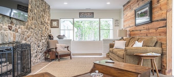 Great Reviews! Welcome Golfers & Families located on 5 Acres of Privacy!