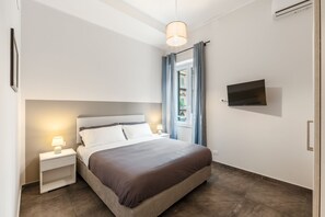 Appartement Confort | 1 chambre, systĂšme dâinsonorisation, fer et planche Ă repasser
