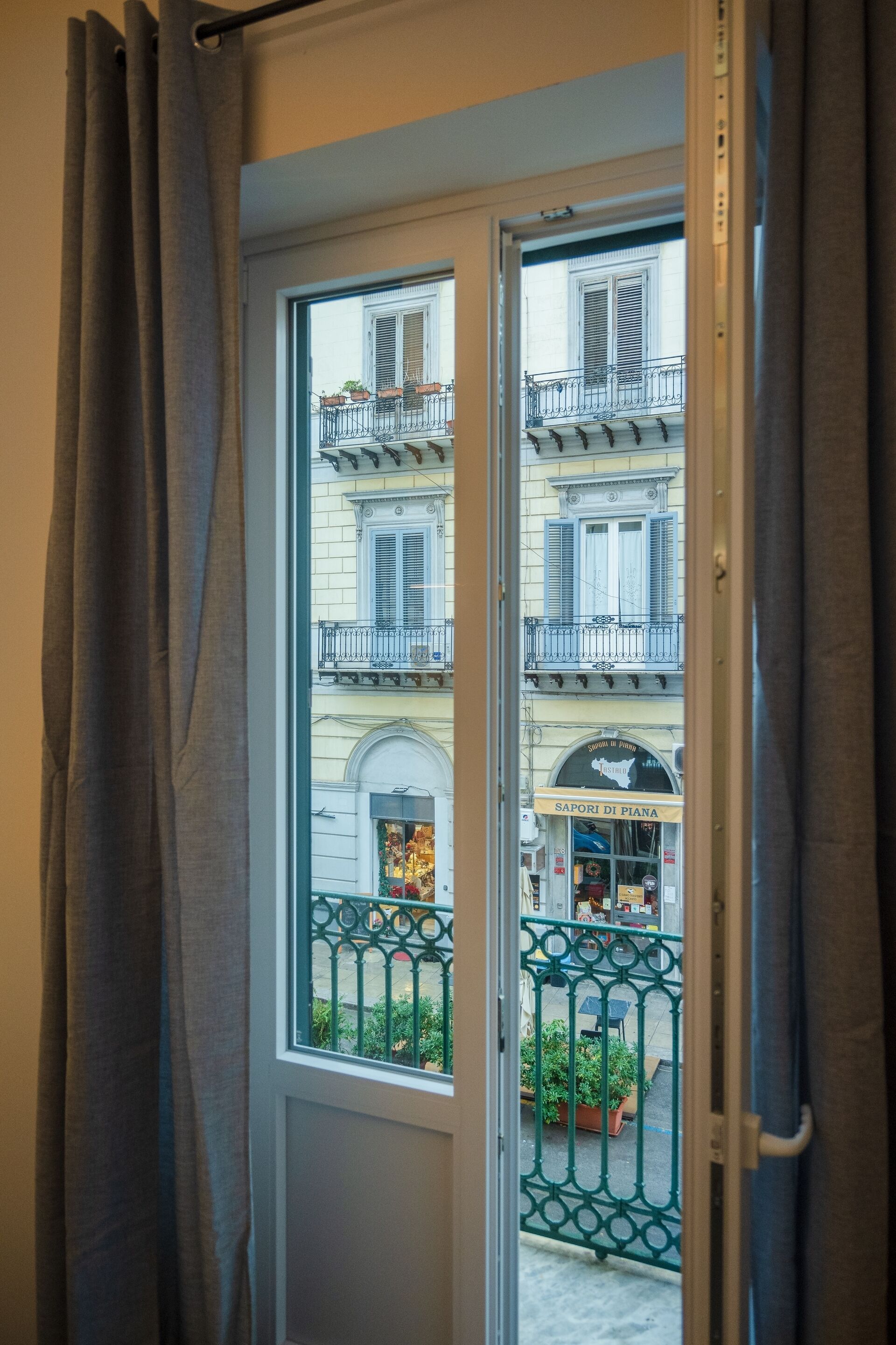 Vue sur la ville depuis l’hébergement