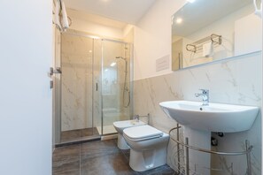 Bathroom - Palazzo Falcone Apartments (Palermo)