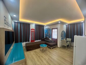 豪華套房, 陽台, 城市景觀 | 免費無線上網