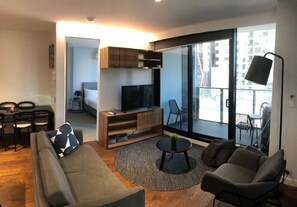 TV - Charming Dual-Unit Retreat on Elizabeth St (Melbourne)