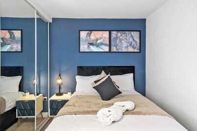 Harbourside Heaven in Bristol - Sleeps 8