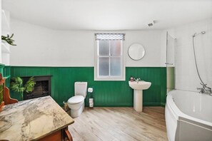 Towels - Harbourside Heaven in Bristol - Sleeps 8 (Bristol)