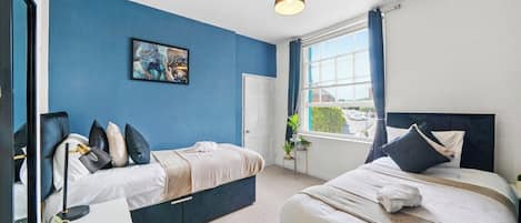 Strygejern/strygebræt, internetforbindelse, sengetøj