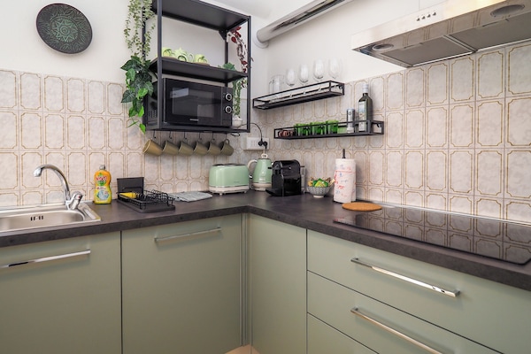 Apartamento, 2 habitaciones, fumadores, cocina | Cocina privada | Frigorífico, horno, placa de cocina y utensilios de cocina