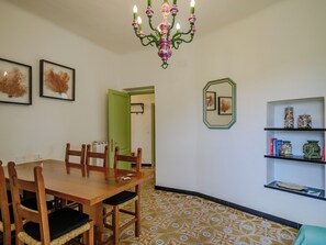 Apartamento clássico, vista para o vinhedo | Área de estar