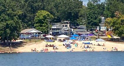 Badin Shores Resort Rental - Sleeps 6 - Fun Lake Vacation - Super Cute!!