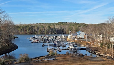 Badin Shores Resort Rental - Sleeps 6 - Fun Lake Vacation - Super Cute!!
