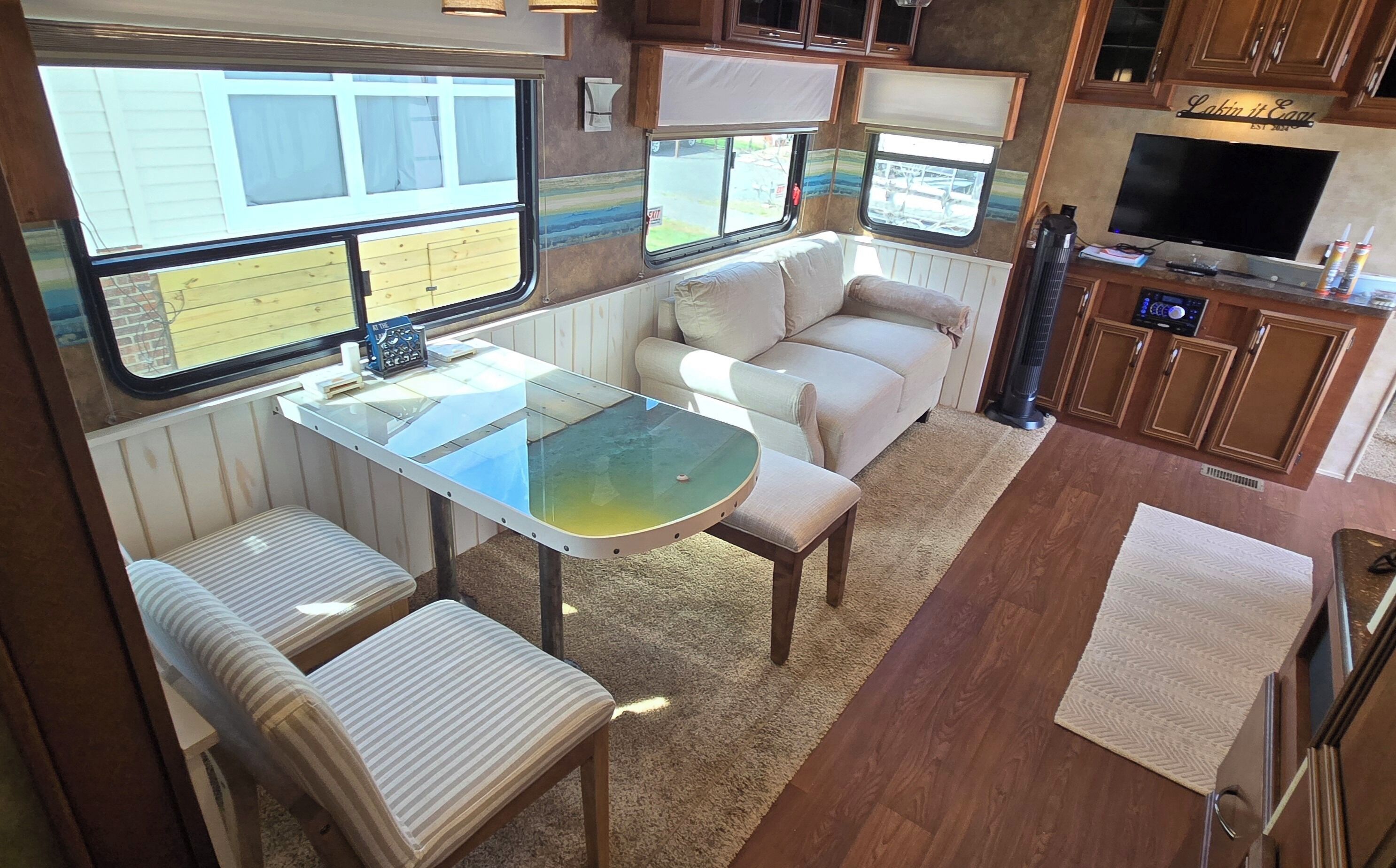 Televisión y estéreo 