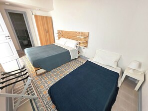 In-room safe, blackout curtains, free WiFi - Rosa Dei Venti Guest House (Cabras)