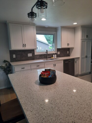 Charming 3-bedroom house in Green Bay 14 mins from Lambeau Field!
