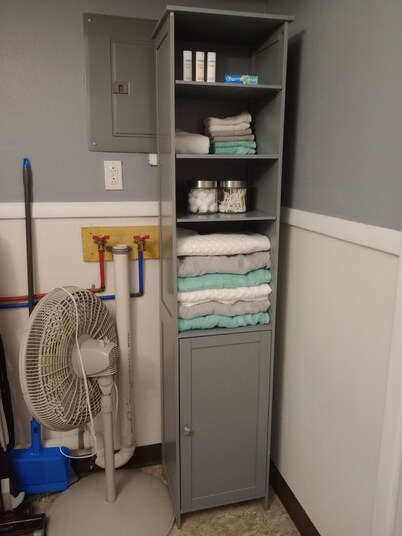 Cozy 1-bedroom on a quiet residential street