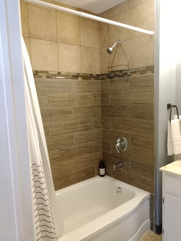 Towels, soap, shampoo, toilet paper