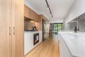 Kühlschrank, Ofen, Herdplatte, Geschirrspüler