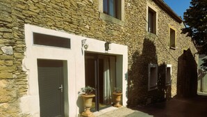Exterior detail - Le diX - Classic Room - Vallabrix (Vallabrix)