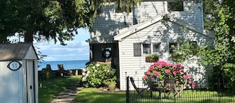 Lake Ontario Waterfront Charming 3-bedroom house gorgeous sunrises and sunsets.