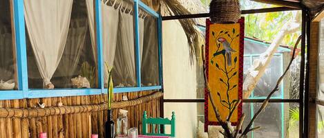 Standard-Dreibettzimmer, Blick auf den Innenhof (CARDINAL) | Terrasse/Patio