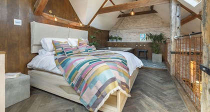 Shirehall Apartments