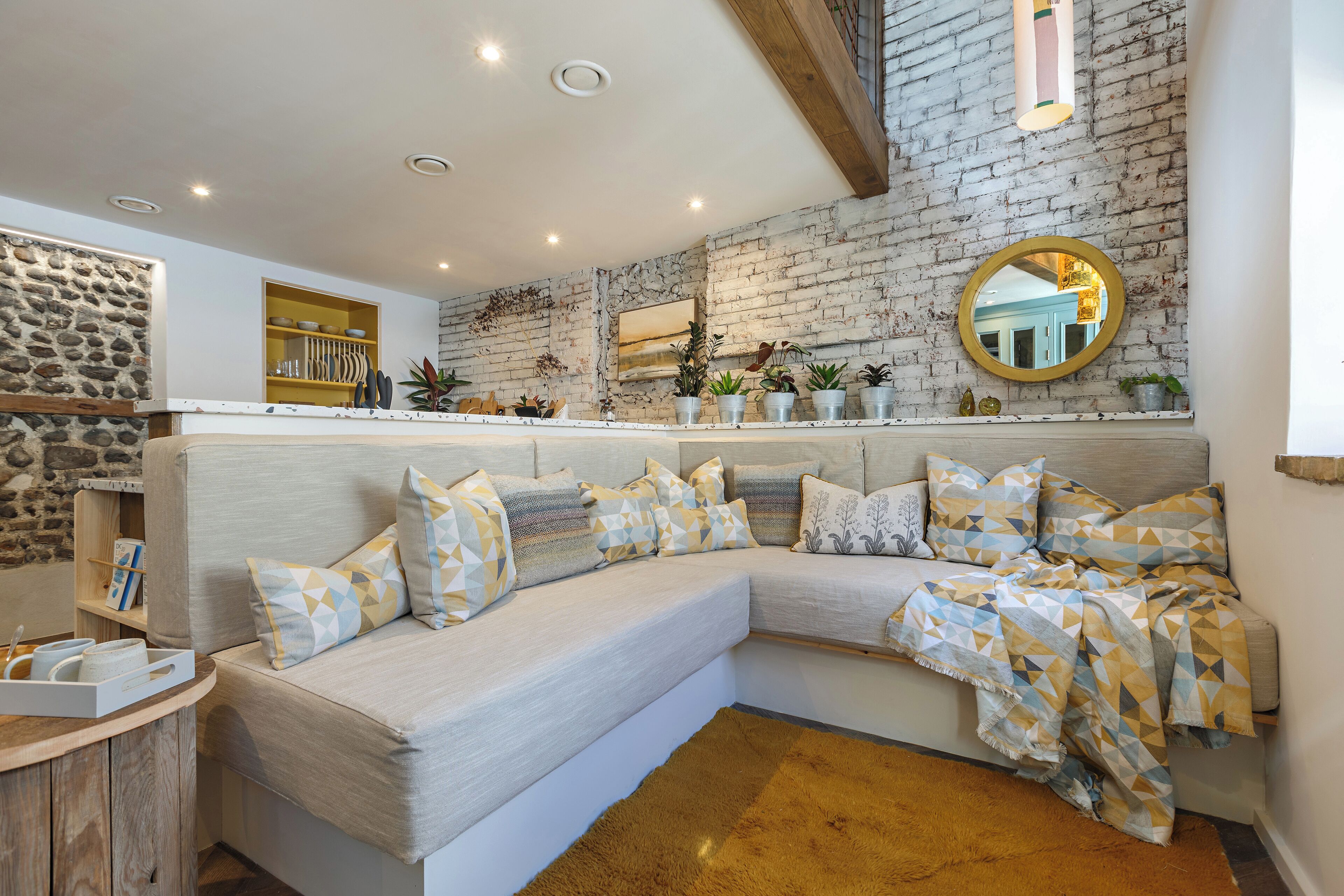 Departamento de lujo, hidromasaje | Sala de estar | Smart TV de 50 pulgadas con canales vía satélite 