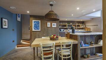 Luxury Apartment | Private kitchen | Fridge, microwave, oven, stovetop