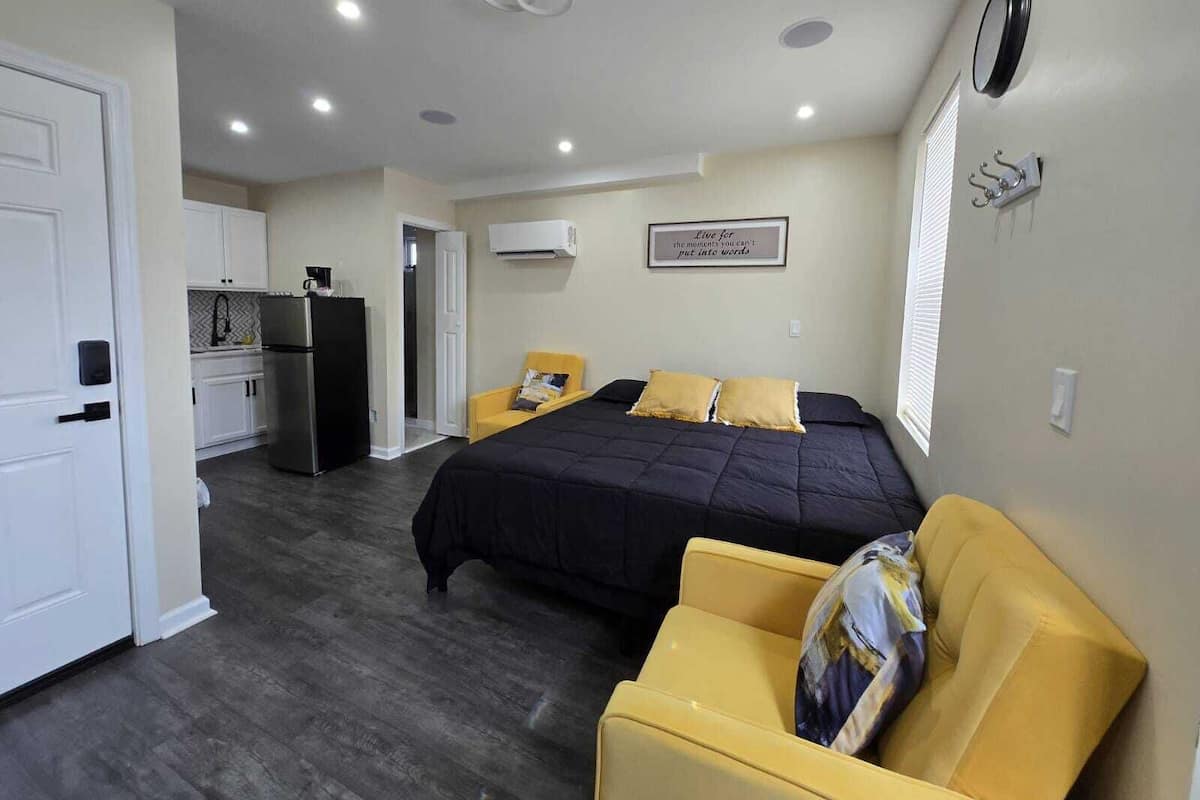 Comfort Studio | 1 bedroom, laptop workspace, blackout curtains, soundproofing