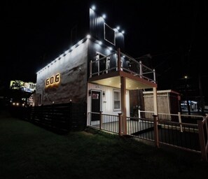 Fachada de la propiedad