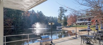 Cozy 1-bedroom condo in charming Flat Rock.