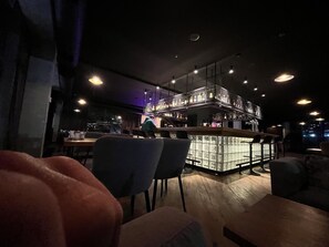 Estudio | Bar (en el alojamiento)
