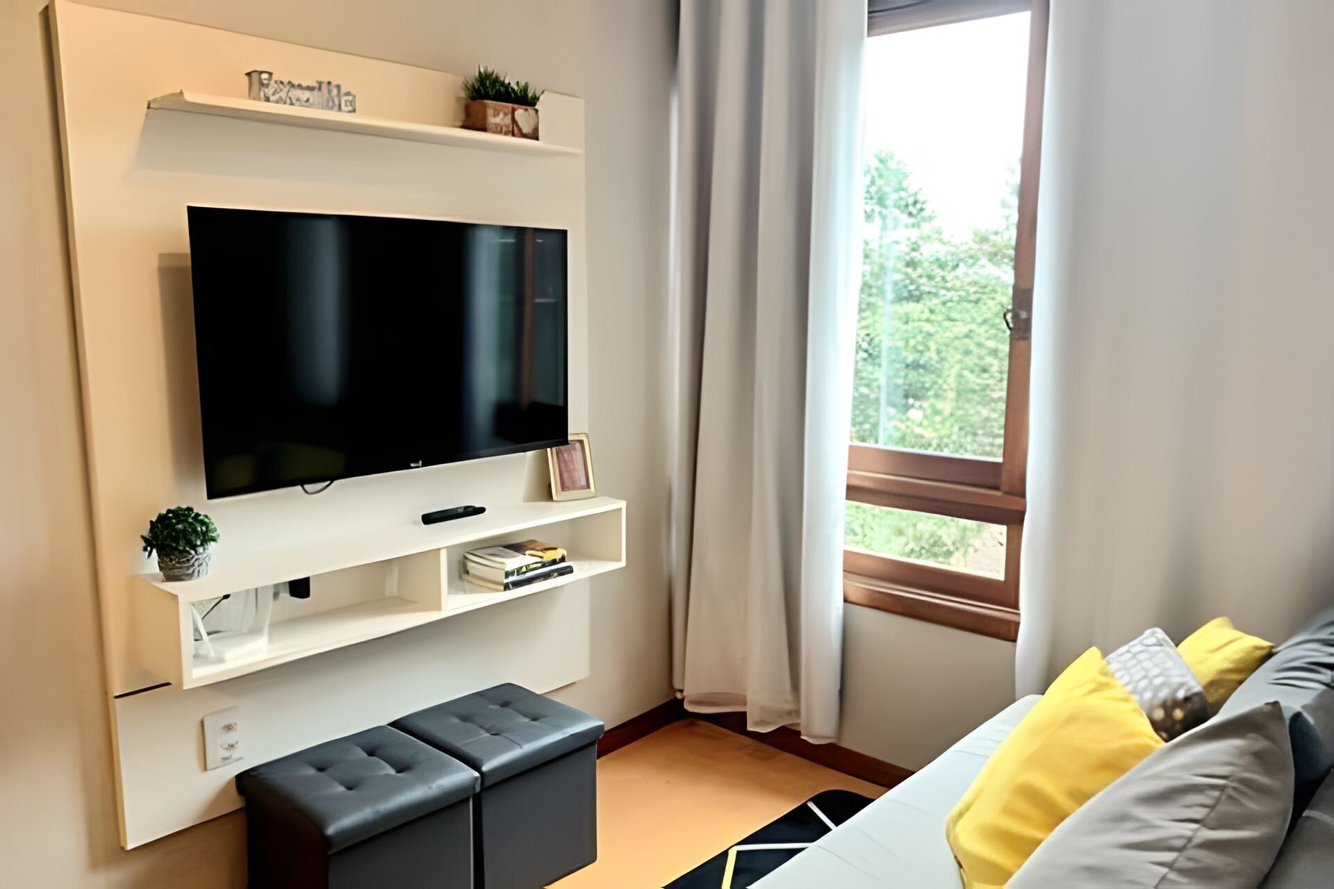 Basic Apartment | Living area